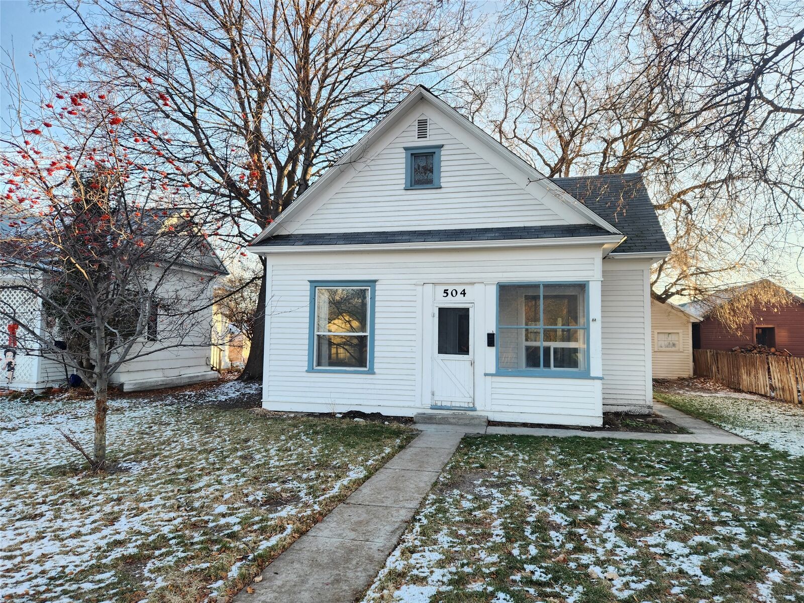 Property Photo: 504 N 2nd Street MT 59840