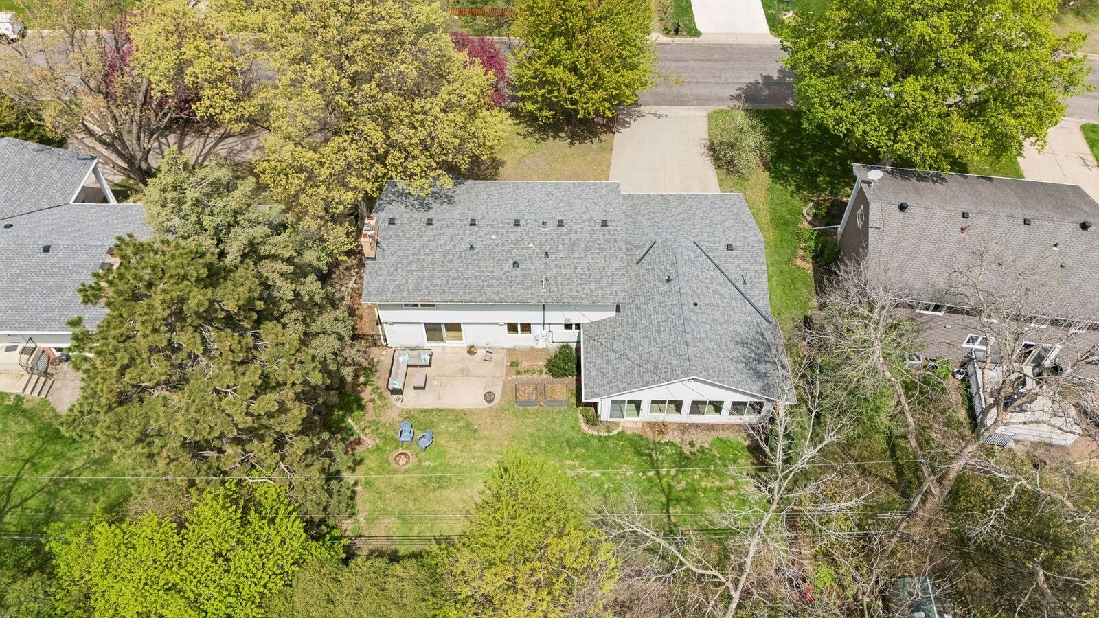 Property Photo: 8817 Westmoreland Lane MN 55426