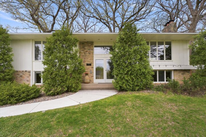 Property Photo:  5717 View Lane  MN 55436 