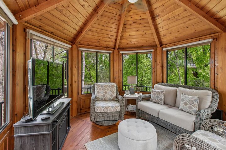Property Photo: 412 E 135th Street MN 55337