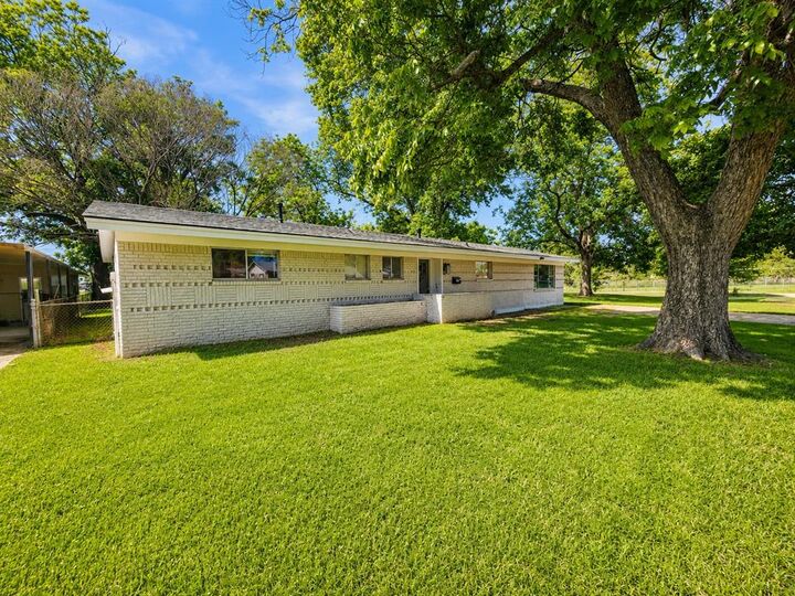 Property Photo:  1106 Caroline Drive  LA 71112 