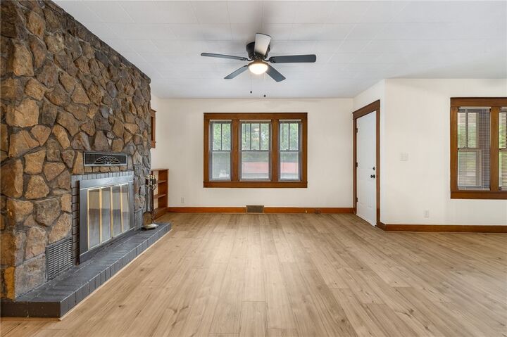 Property Photo: 601 W Ridge Avenue AR 72601
