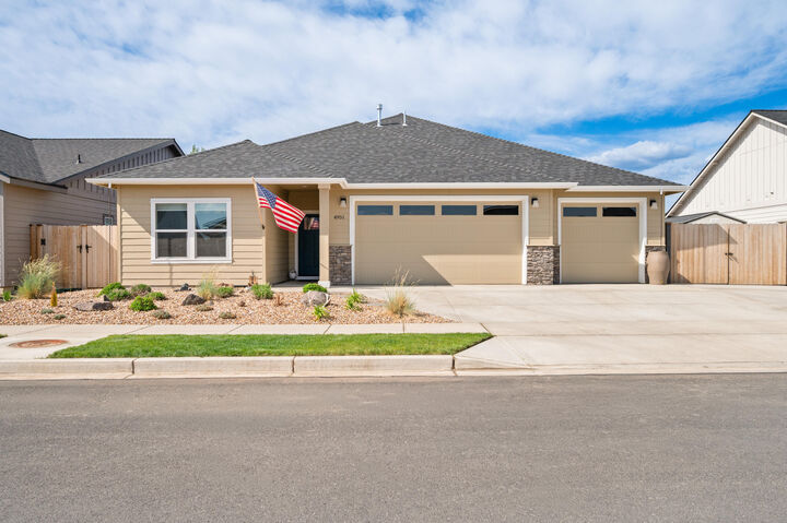 Property Photo:  4951 SW Yew Place  OR 97756 