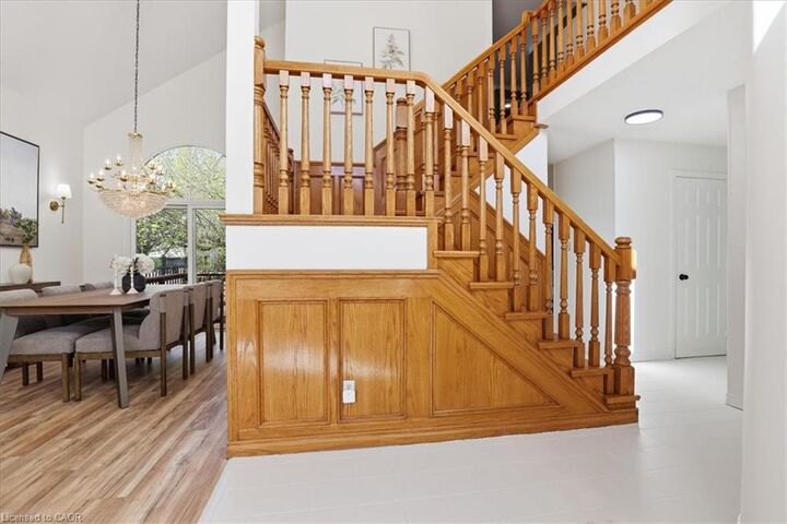 Property Photo:  26 Robertson Crescent  ON N2R 1E3 