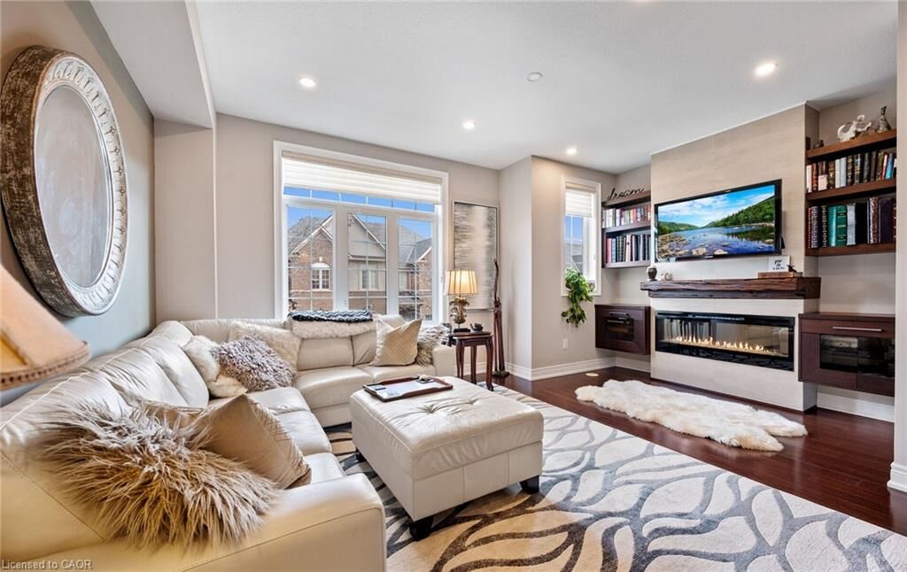 Property Photo:  5988 Turney Drive 19  ON L5M 0S5 