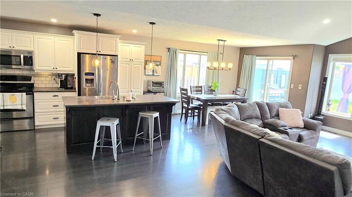Property Photo:  62 Driftwood Drive  ON N3Y 0B4 