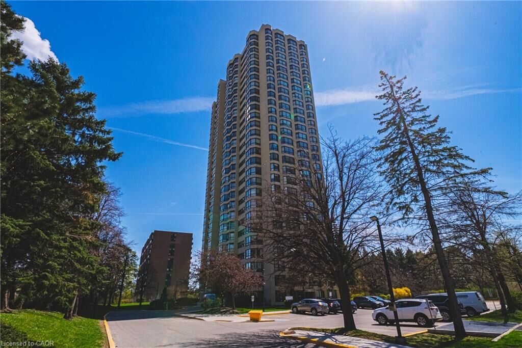 Property Photo:  8 Lisa Street 2404  ON L6T 4S6 