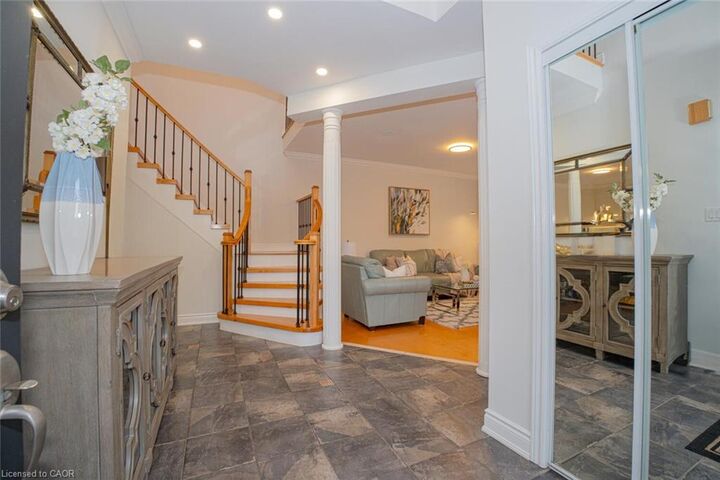 Property Photo:  50 Islandview Way  ON L8E 6C1 