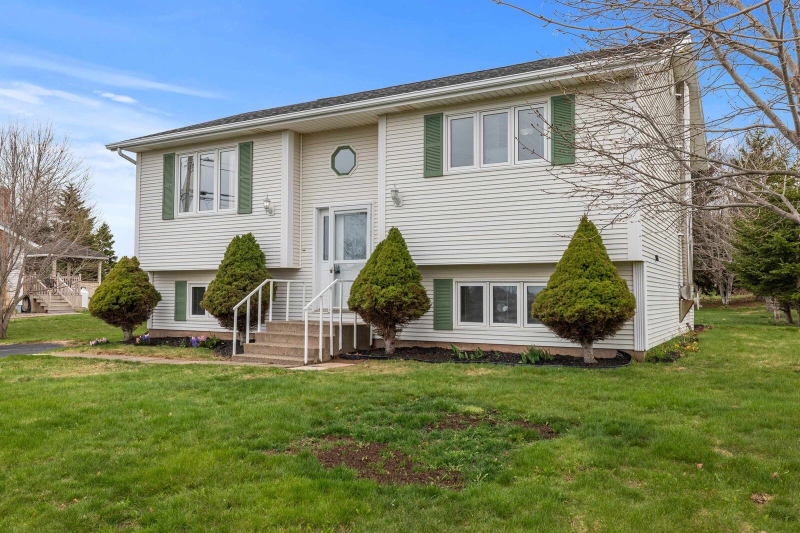 Property Photo:  2 Kenwood Circle  PE C1E 1Z8 
