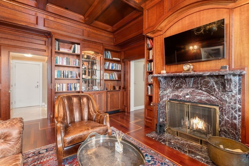 Property Photo:  6 Edgerly Place 402/403  MA 02116 