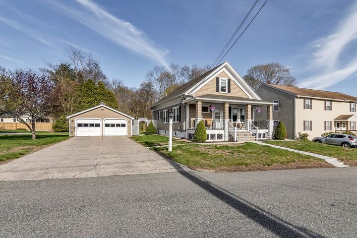 Property Photo:  19 Forest St  MA 01832 
