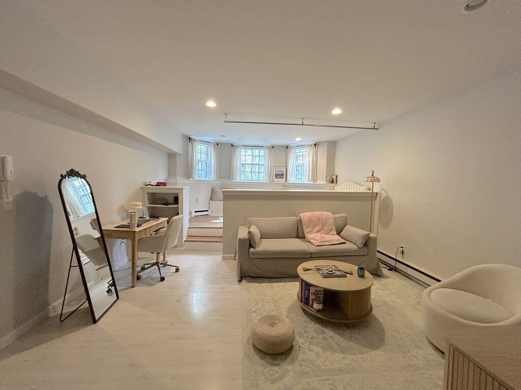 Property Photo:  120 Beacon St 1A  MA 02116 
