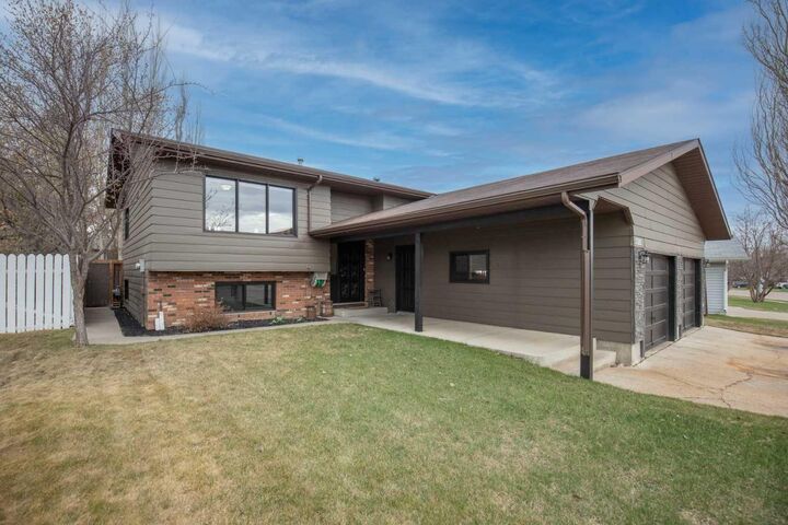 Property Photo:  5315 37 Street  AB T4G 1G6 