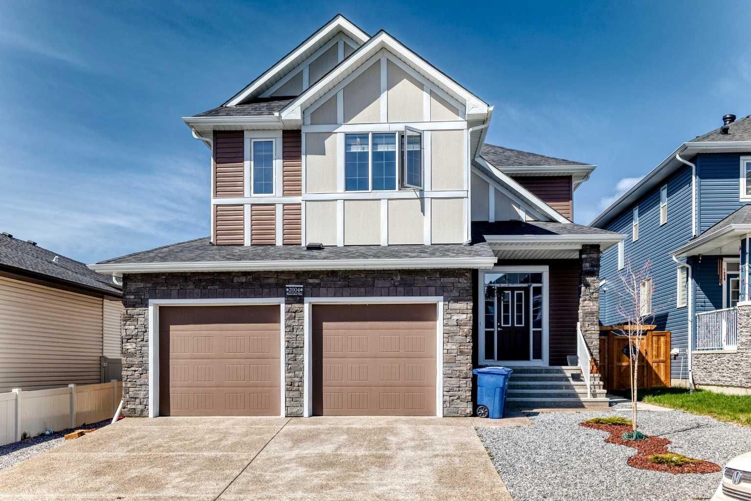 Property Photo:  2004 Ravensdun Crescent SE  AB T4A 3K2 
