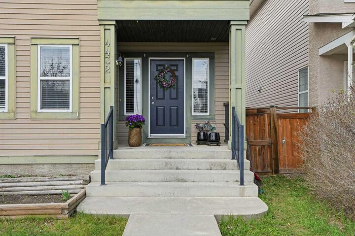 Property Photo:  4432 Elgin Avenue SE  AB T2Z 4V8 
