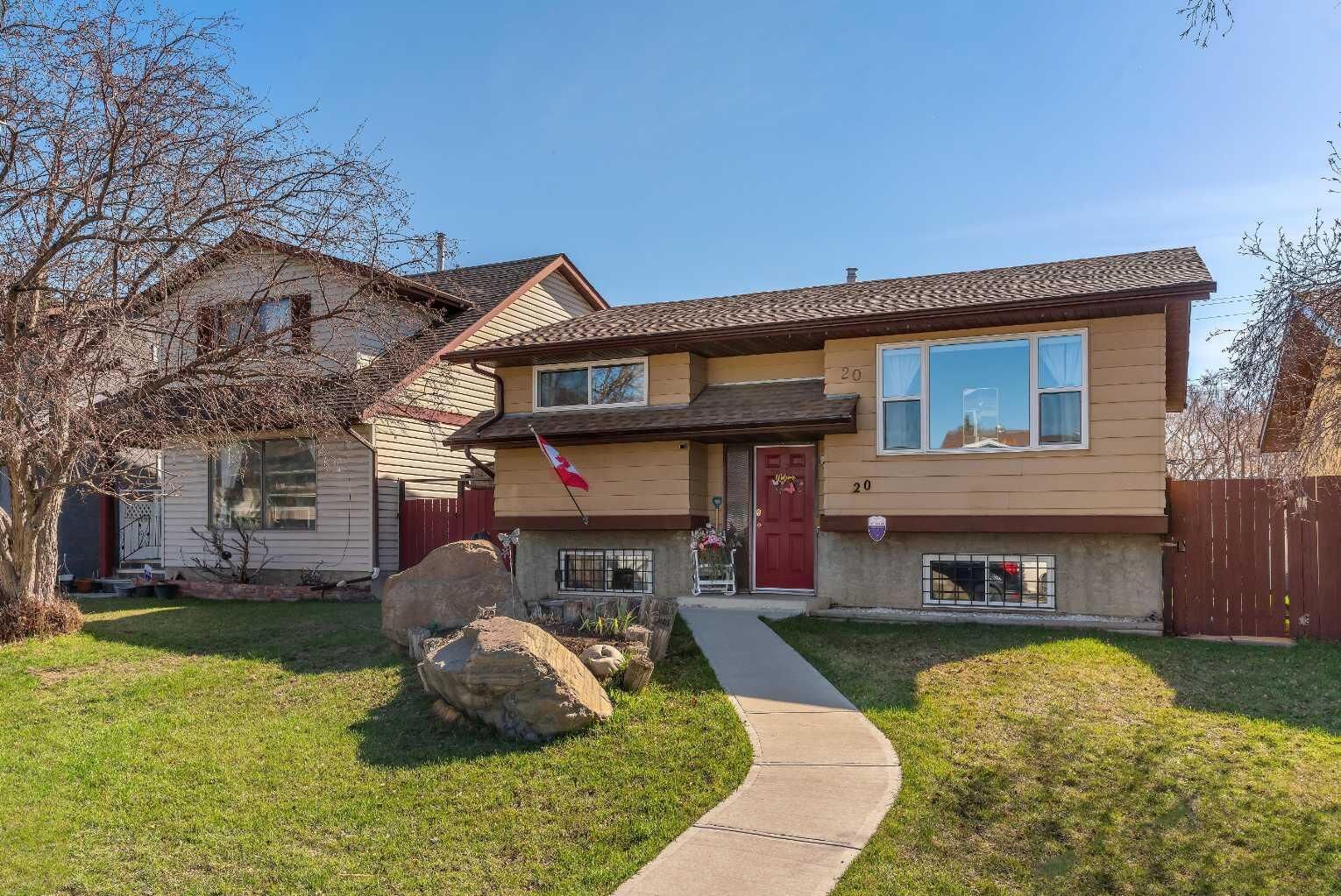 Property Photo:  20 Ogmoor Crescent SE  AB T2C 2E9 