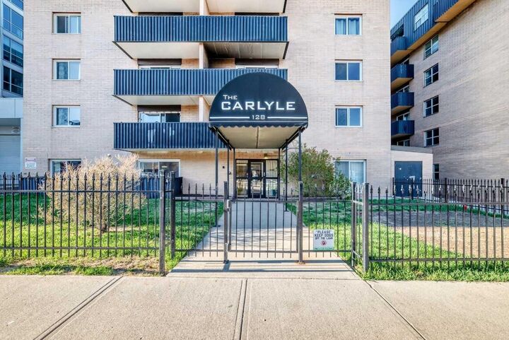 Property Photo:  128 15 Avenue SW 101  AB T2R 0P5 