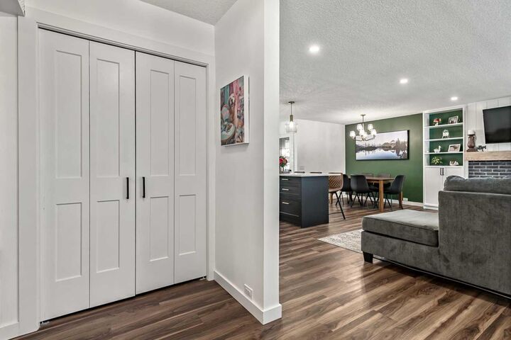Property Photo:  11835 Elbow Drive SW  AB T2W 1H1 