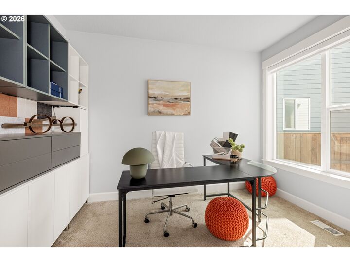 Property Photo:  3304 N Irvine Dr  OR 97124 