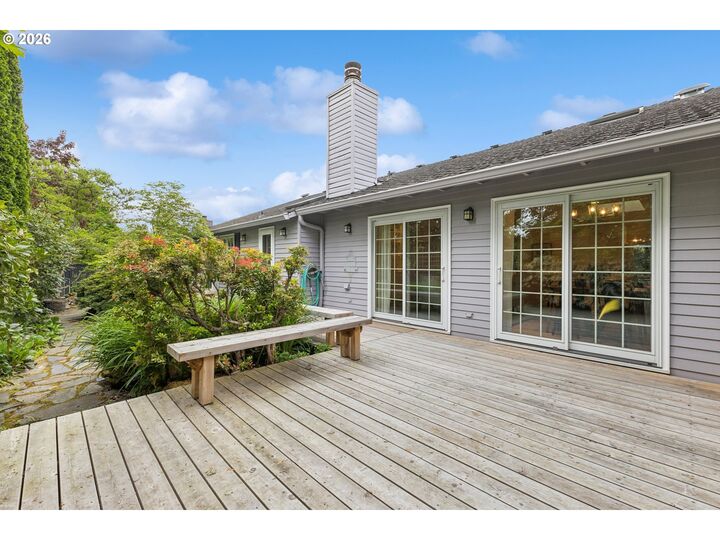 Property Photo:  7050 SW Chapel Ln  OR 97223 