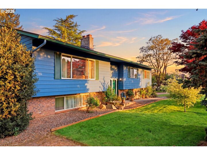 Property Photo:  11517 NW 7th Ave  WA 98685 
