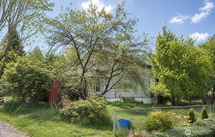 Property Photo:  2323  Victory Way  WA 98520 