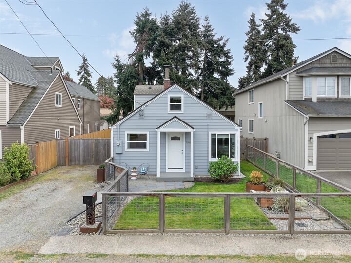 Property Photo:  8521 S 117th Street  WA 98178 