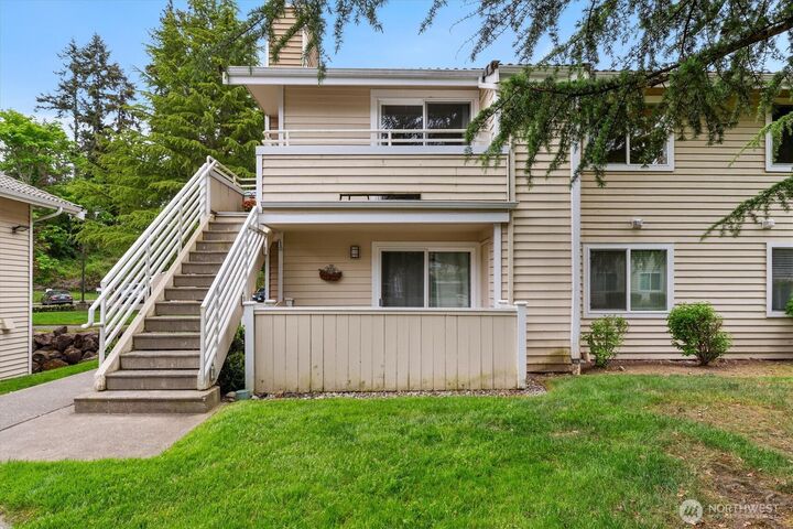 Property Photo:  21303  52nd Avenue W C-214  WA 98043 
