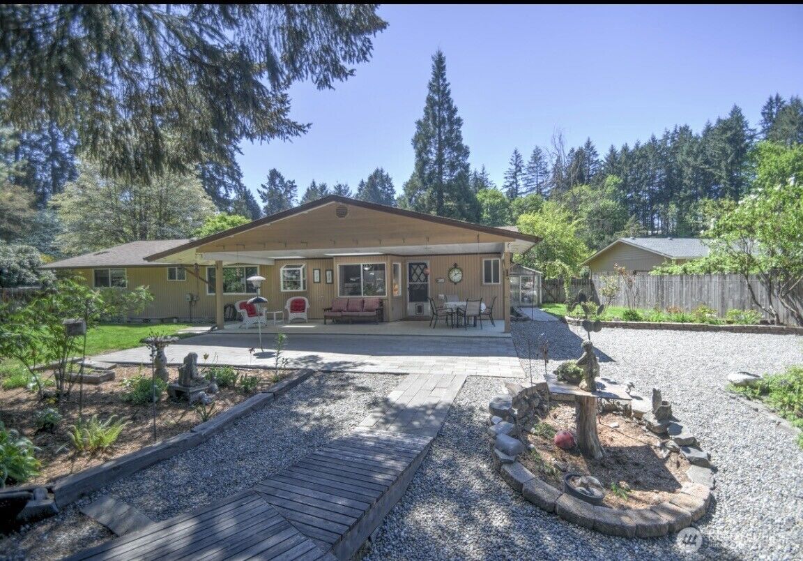 Property Photo: 7634 11th Avenue SE WA 98503