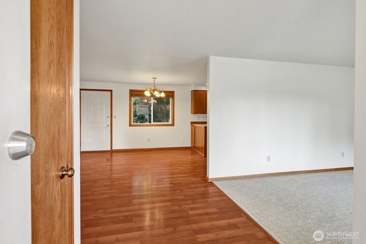 Property Photo:  811  Vine Cir  WA 98264 