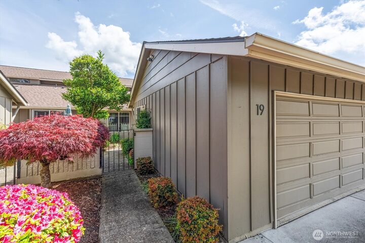 Property Photo:  605  Peardale Lane 19  WA 98632 