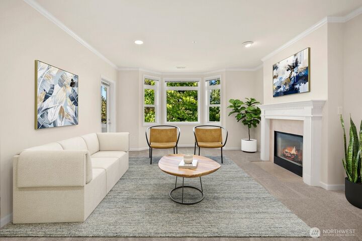 Property Photo:  102  State Street S 206W  WA 98033 