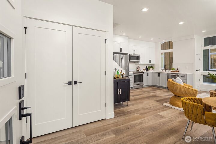 Property Photo:  1755 E Howell Street  WA 98122 