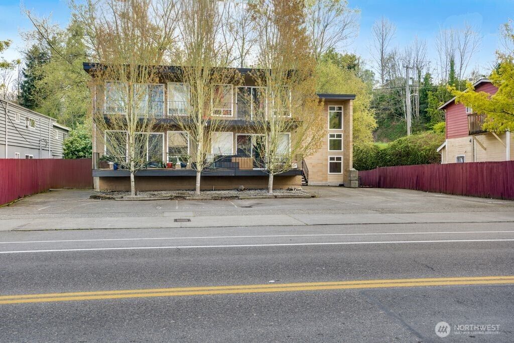 Property Photo:  4525 S Henderson Street 302  WA 98118 