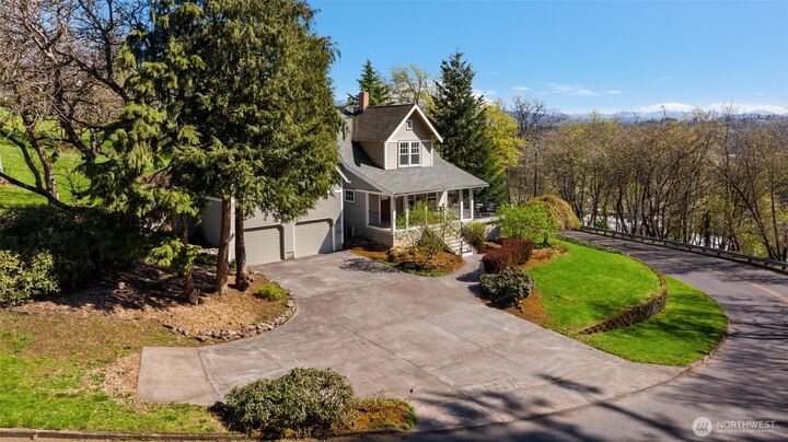 Property Photo:  602 NW 18th Loop  WA 98607 