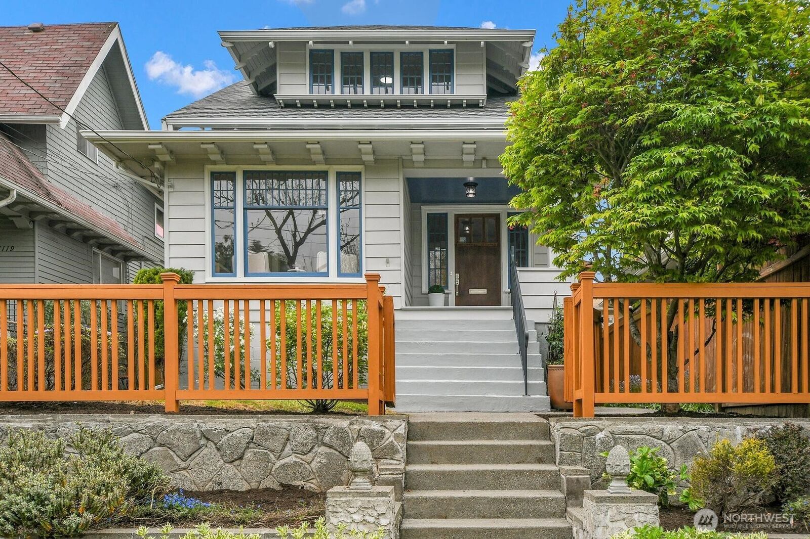 Property Photo:  1121  27th Avenue  WA 98122 