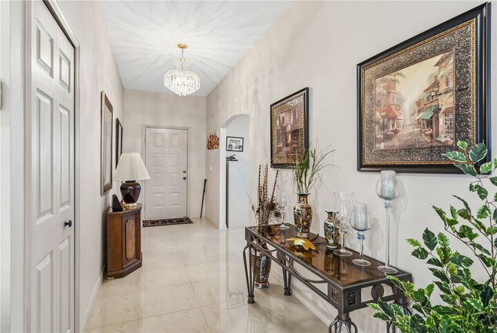 Property Photo: 1013 E 13th Square FL 32960