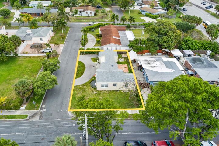 Property Photo:  1048 Van Deventer Street  FL 33405 