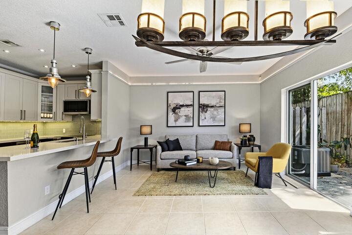 Property Photo:  1741 NE 4th Avenue F5  FL 33305 