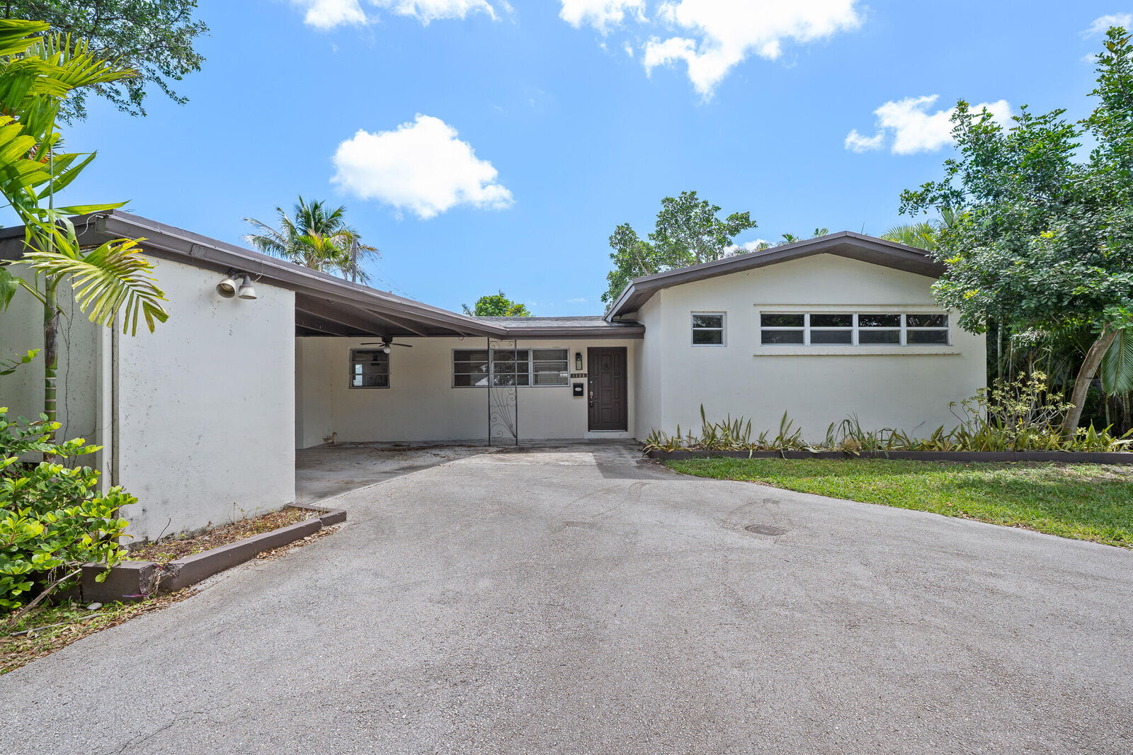 Property Photo:  1308 SW 9th Avenue  FL 33315 