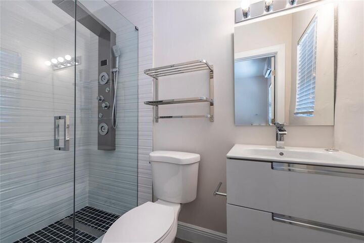 Property Photo:  628 NE 8th Ave #2  FL 33304 