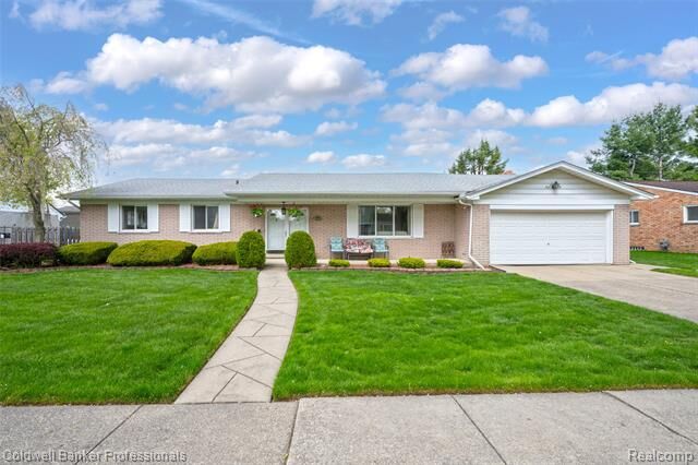 Property Photo:  23305 N Rosedale Court  MI 48080 