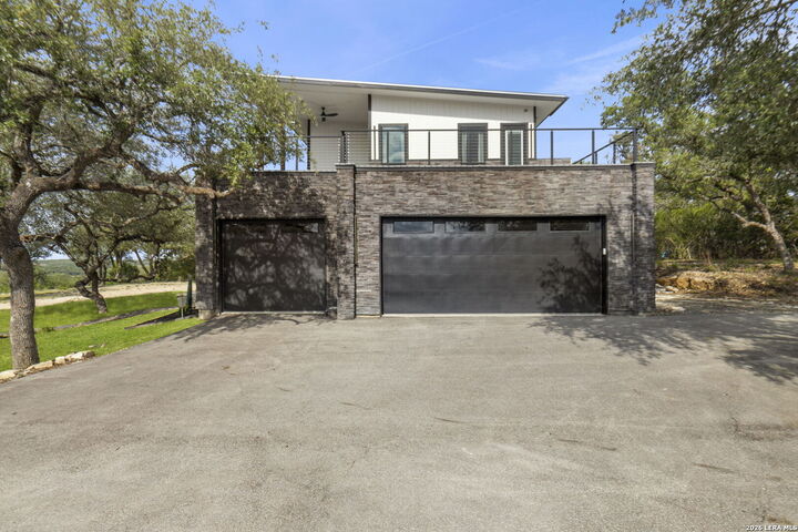 Property Photo: 109 Pond View Ct TX 78070