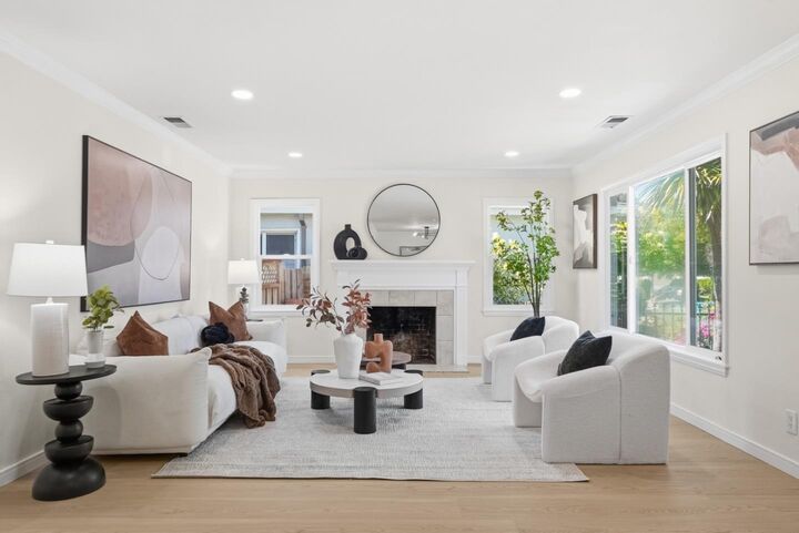 Property Photo:  1162 Oliver Street  CA 94061 