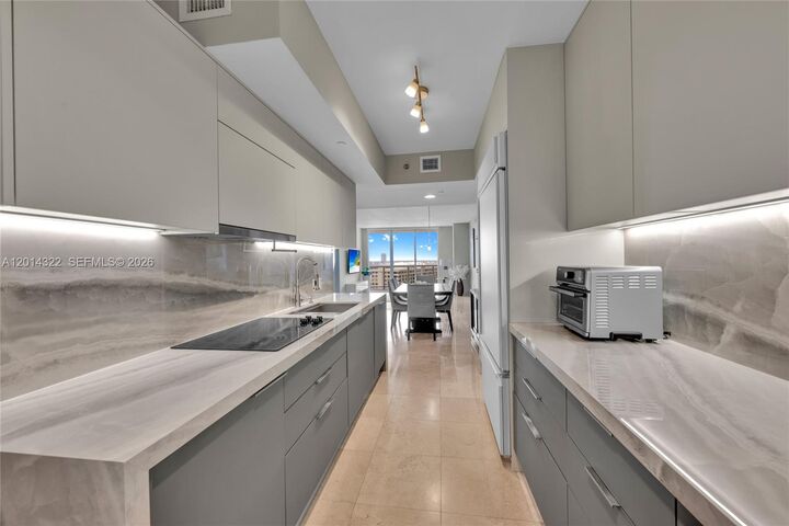 Property Photo: 1800 S Ocean Dr 2007 FL 33009