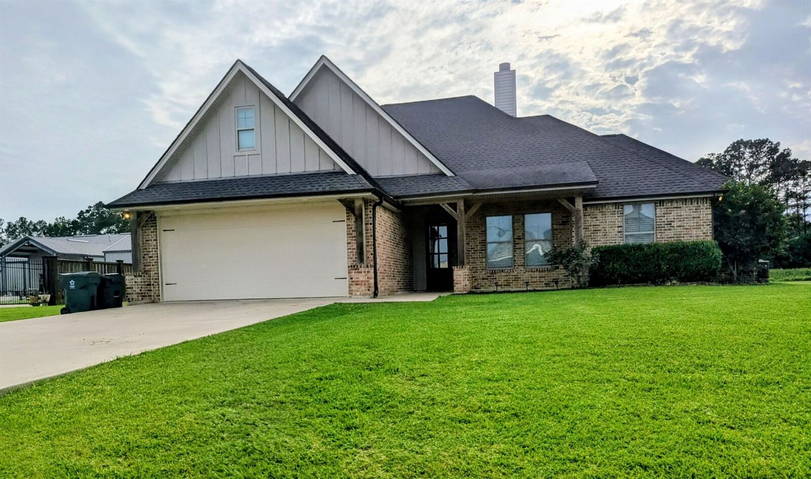 Property Photo:  320 Lauren Dr  TX 77630 