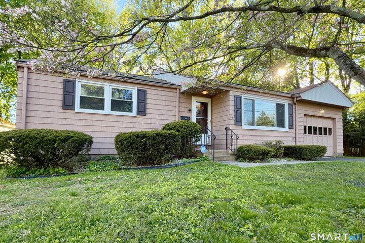 Property Photo:  27 West Street  CT 06416 