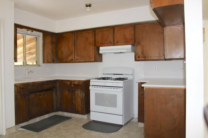 Property Photo: 517 S R Street CA 93274