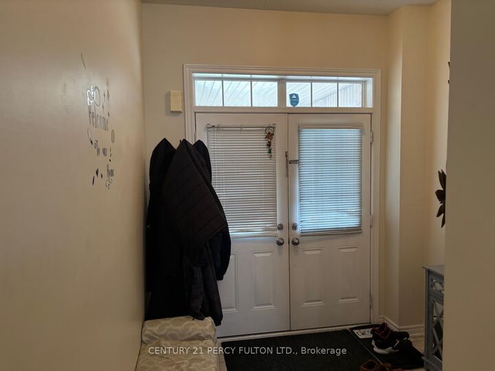 Photo de la propriété:  4 Nimes Avenue  ON L6C 0N1 
