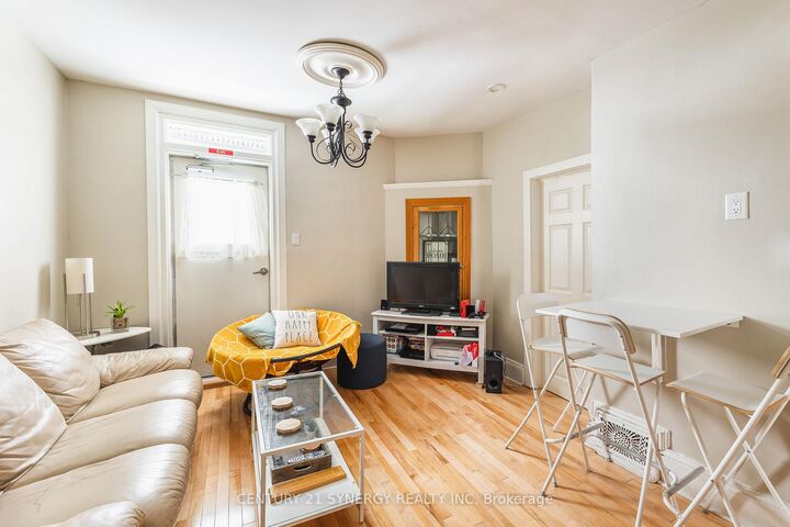Property Photo: 229 Charlotte Street 2 ON K1N 8L1